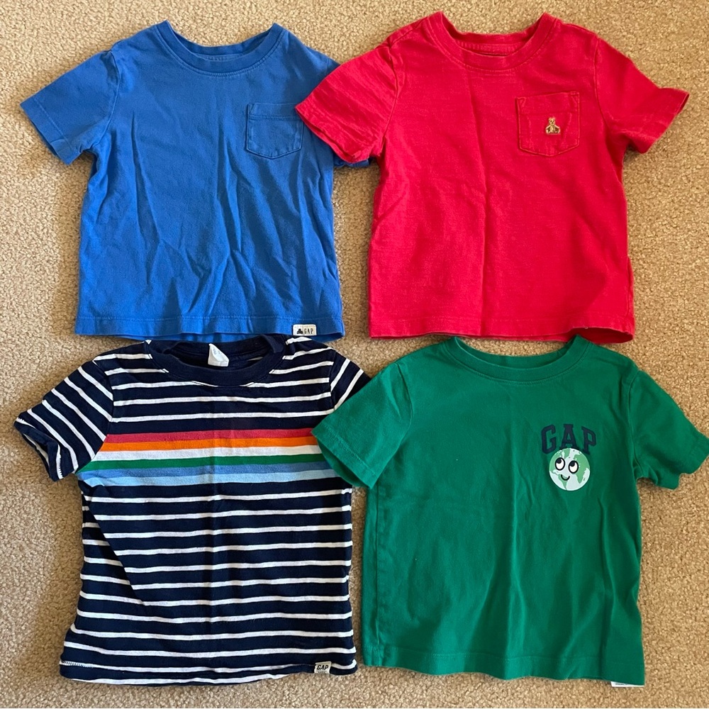 GAP T-shirts size 2 toddler